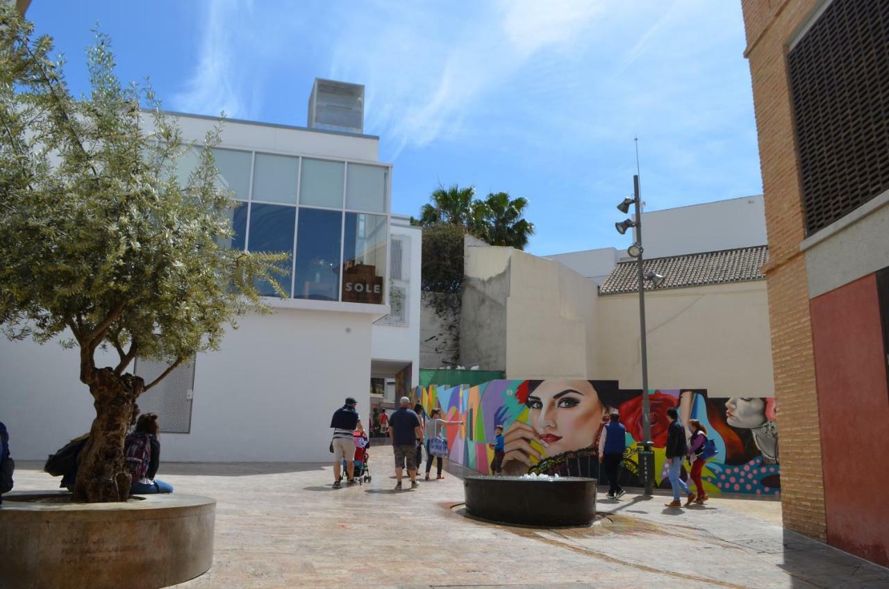 Homely Malaga Plaza Montano Bagian luar foto
